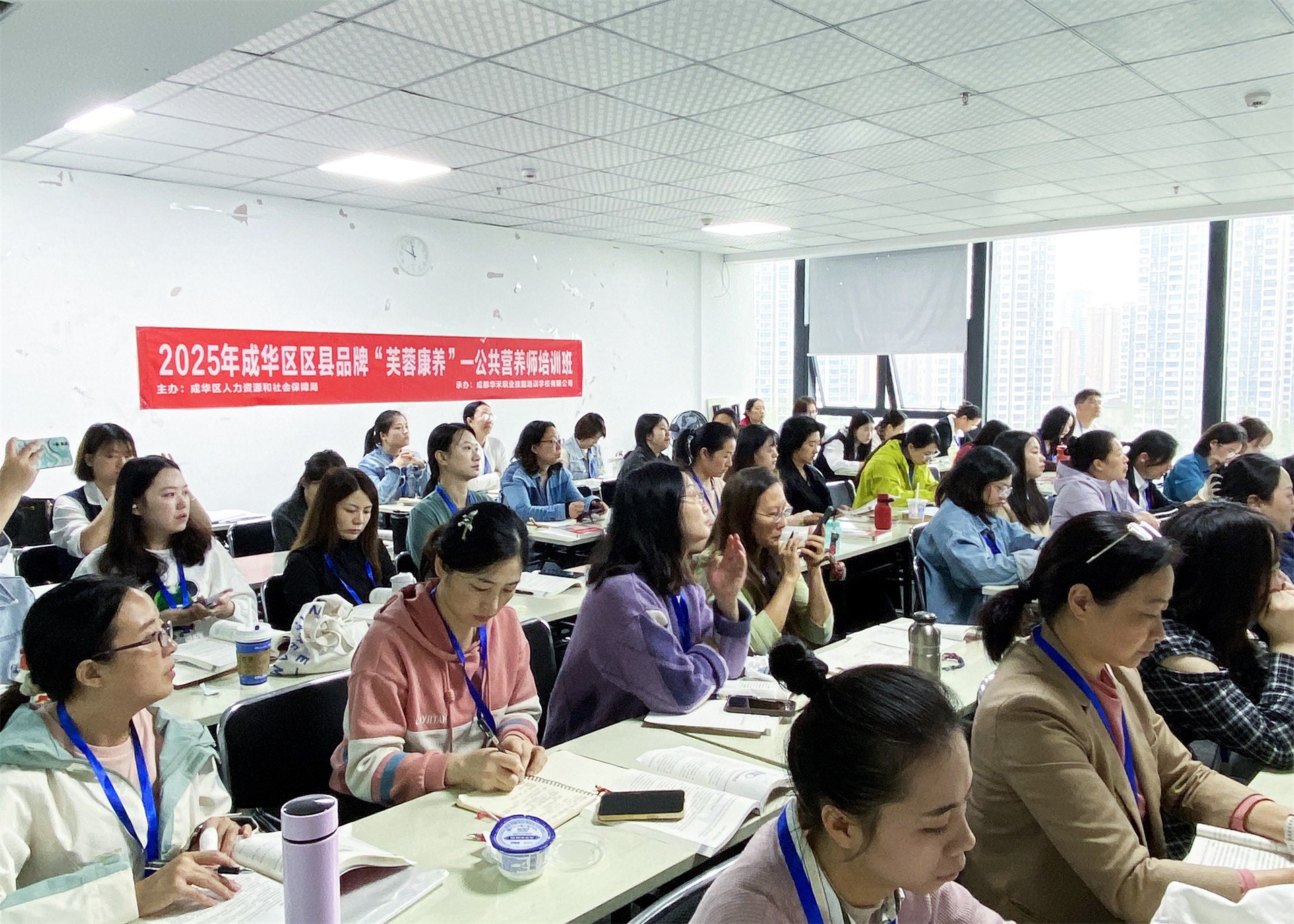 微信图片_20251027113612.jpg 微信图片_20251027113612.jpg